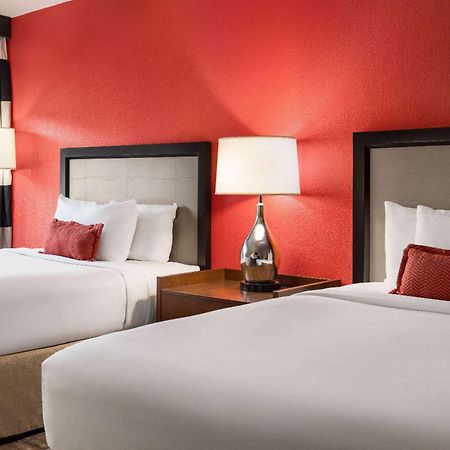 Отель Ramada By Wyndham Albuquerque Airport Экстерьер фото