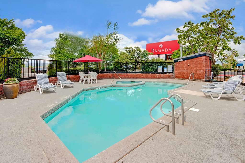 Отель Ramada By Wyndham Albuquerque Airport Удобства фото