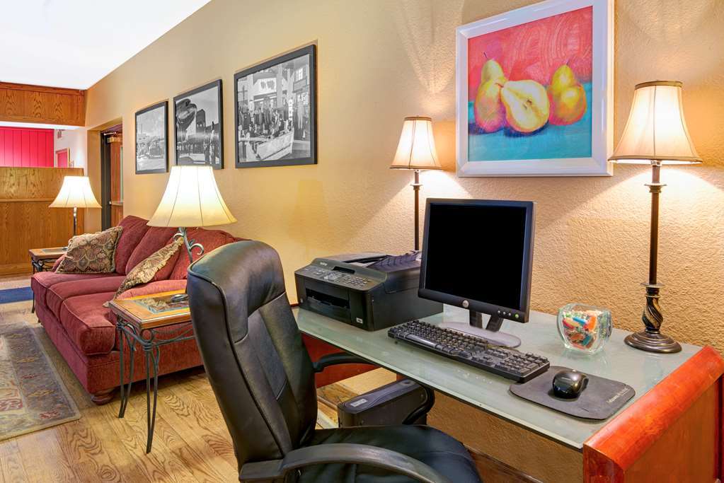 Отель Ramada By Wyndham Albuquerque Airport Удобства фото