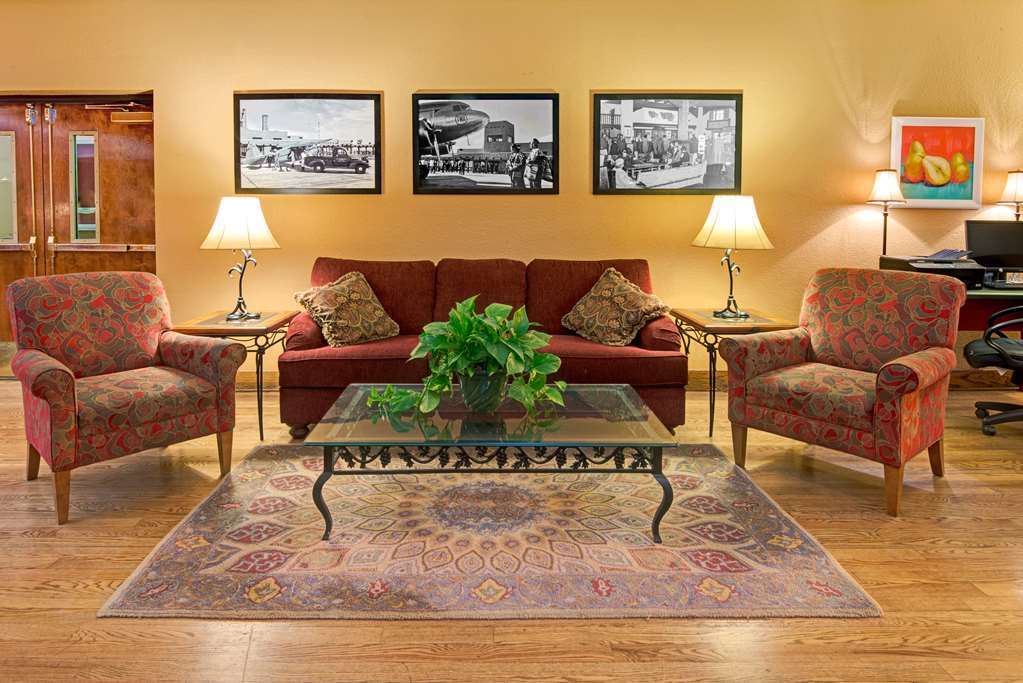 Отель Ramada By Wyndham Albuquerque Airport Интерьер фото
