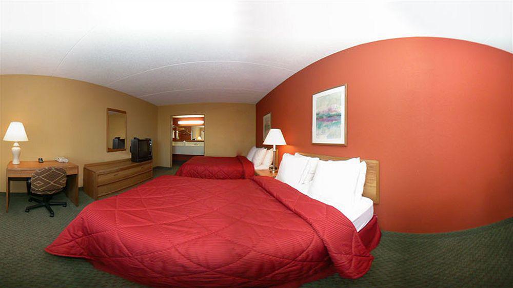 Отель Ramada By Wyndham Albuquerque Airport Экстерьер фото