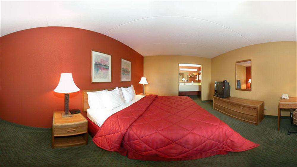 Отель Ramada By Wyndham Albuquerque Airport Экстерьер фото